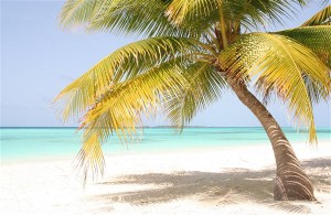 Strand auf der Hotelinsel Kuredu auf den Malediven