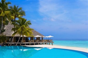 Poolbar auf der Hotelinsel Bandos auf den Malediven