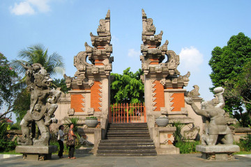 Das geteilte Tor (Split Gate) in Denpasar