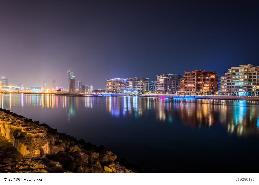 Manama bei Nacht