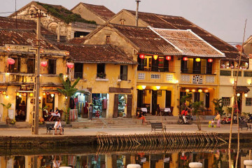 Kleine Läden und Restaurants in der Altstadt von Hoi An