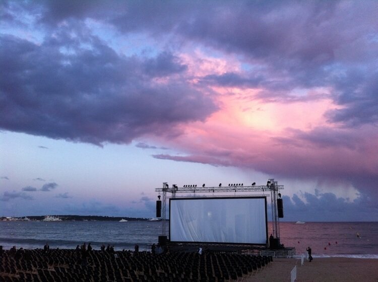 outdoor movie theatre gili air